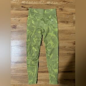 Gymshark Adapt Camo Seamless Leggings - Savanna / Griffin Green